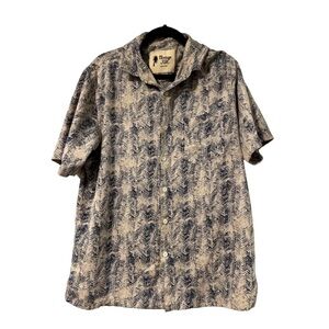 Men's Vintage Silk Brand Size XL Short Sleeve Button Down Shirt